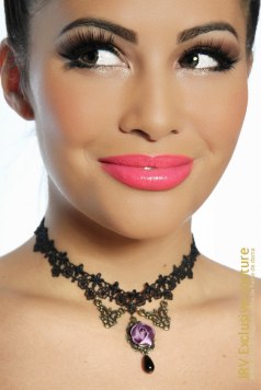 Colier Purple Rose - Magazin online haine de dama Fashion