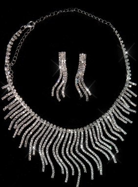 Set Karma Silver din Colectia de scoase din stoc JRV.ro