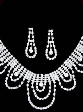 Set Hasani Silver din Colectia de seturi JRV.ro