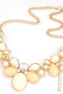 Colier Karlee Beige - Magazin online haine de dama Fashion
