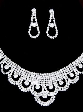 Set Adah Silver din Colectia de seturi JRV.ro