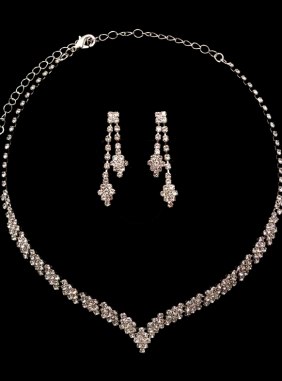 Set bijuterii Kyera Silver din Colectia de seturi JRV.ro