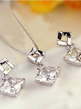 Set Alyce Platinum din Colectia de seturi JRV.ro