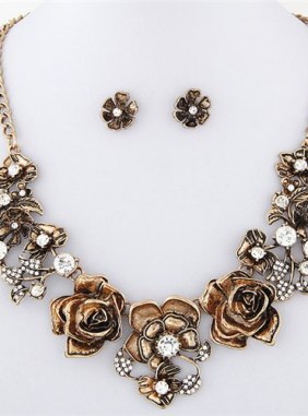Set Vintage Adelle din Colectia de seturi JRV.ro